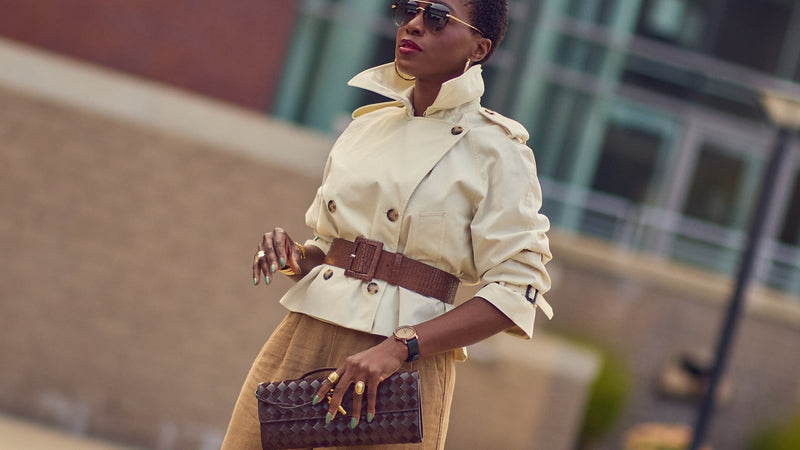 How to style a cropped trench coat, how to style a wide leather belt, neutral outfit inspo, belt style, Farotelle fashion blog, Minneapolis top fashion influencer