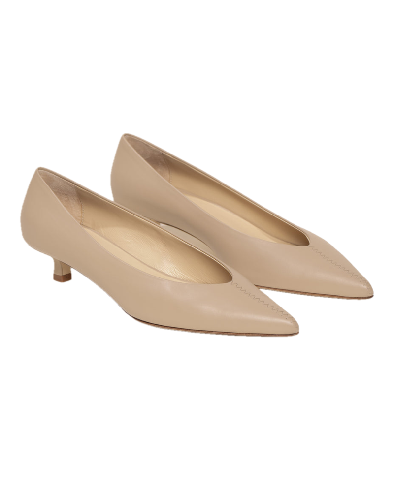 M.Gemi Marzia leather pumps, comfortable heels, Farotelle blog, modern classic style, Minneapolis fashion content creator