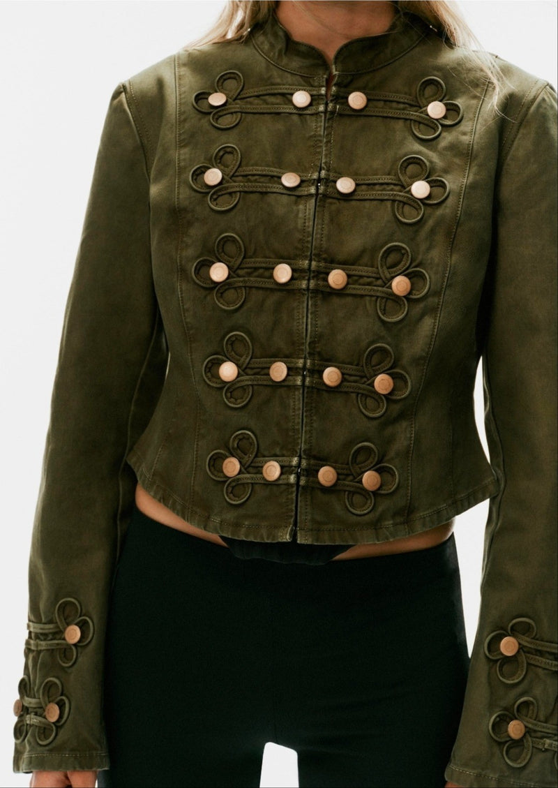 Zara denim jacket, cropped jacket, Fall fashion, jackets under $100, Napoleon jacket, elevated casual, classy and elegant fashion, Fall outfits, Farotelle fashion blog, Minneapolis top fashion content creator, stylists